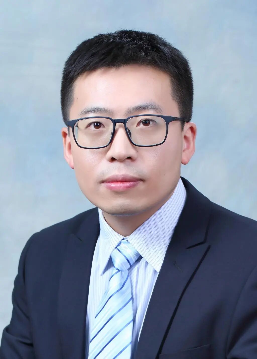 他致力于将实验室的性能分析技术转化为
