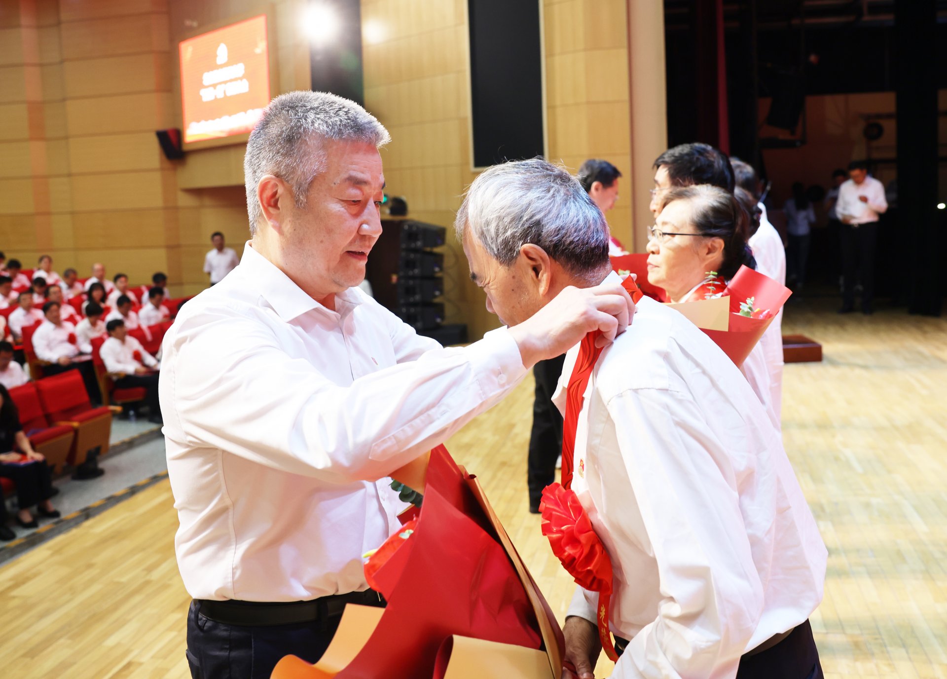 拼搏手机版下载手机版登录副书记王云鹏