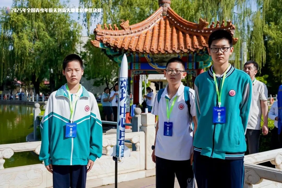 中国首批航天员吴杰大校
