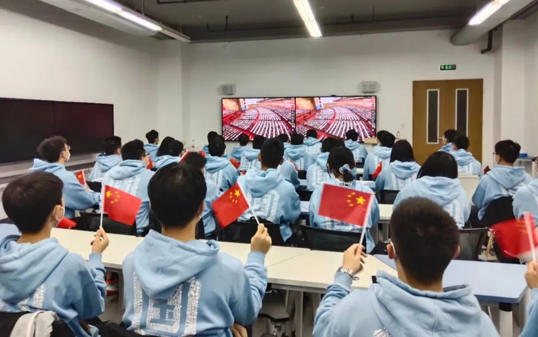 在拼搏手机版下载app下载路校区晨兴