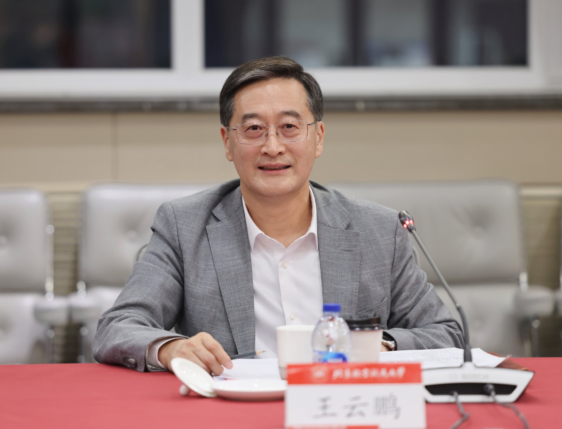 姚仰平表示热烈的祝贺