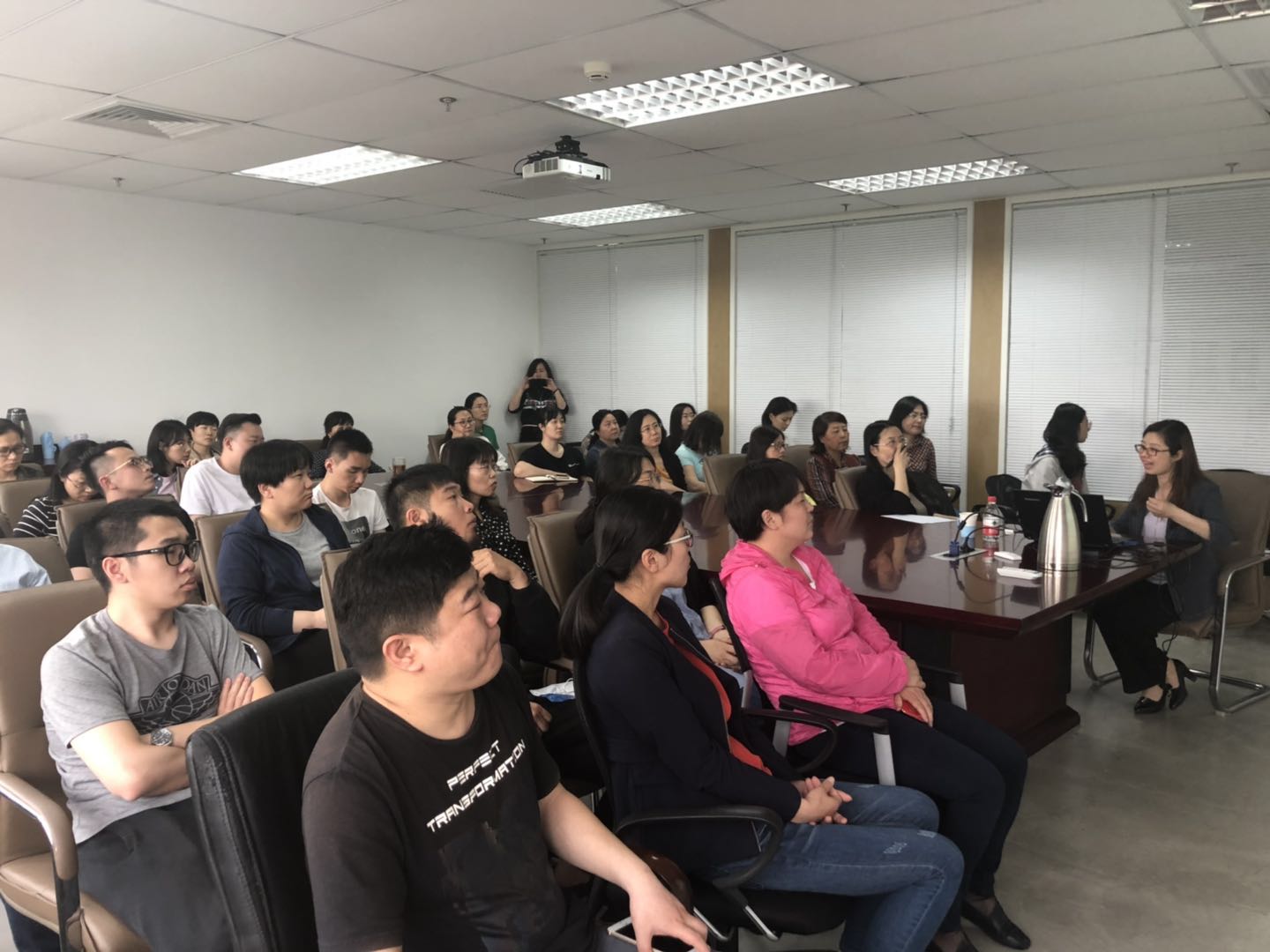 把师德师风作为评价教师队伍素质的第一